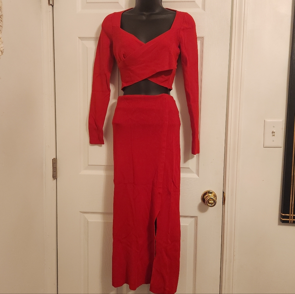 Express Body Contour Set: Top and Skirt